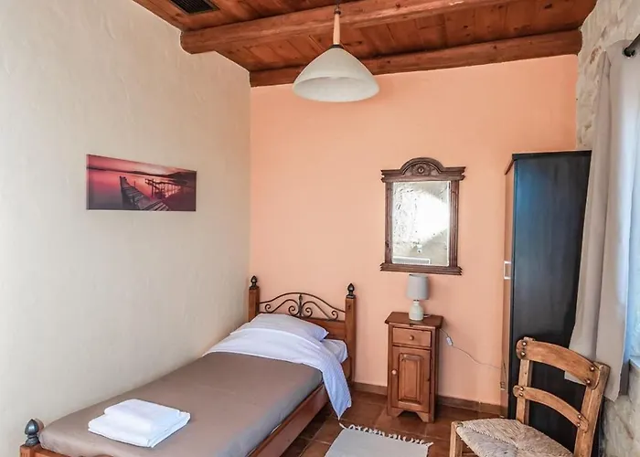 Ydria A With Pool Hersonissos (Crete)